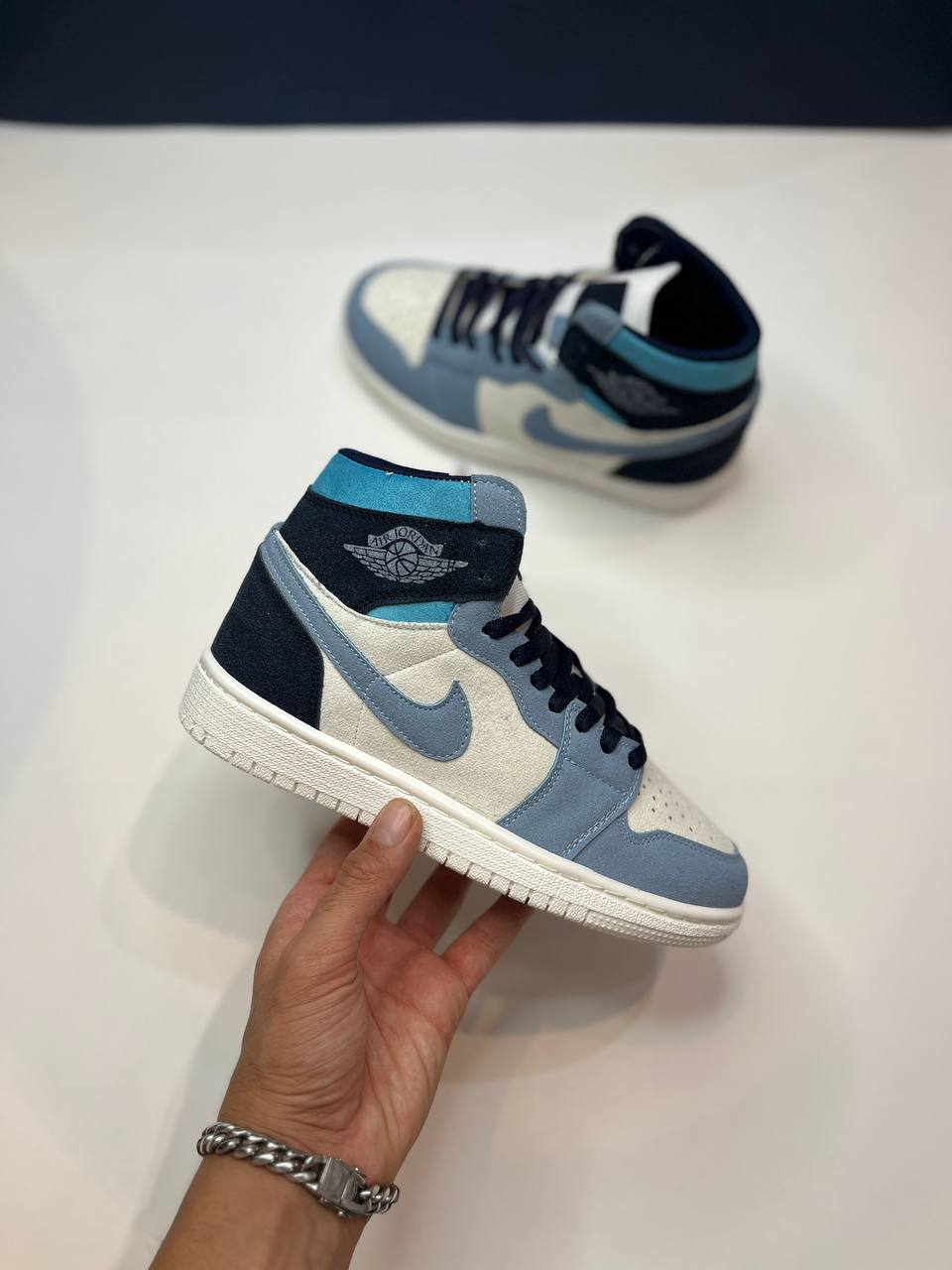 نایک ایرجردن ساقدار سفید آبی سرمه ای of