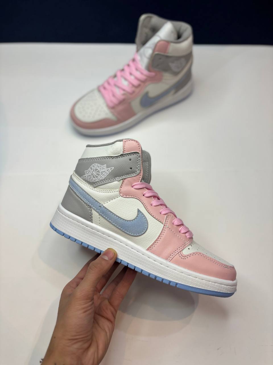 نایک ایرجردن ساقدار سفید طوسی صورتی نایک آبی پاپک