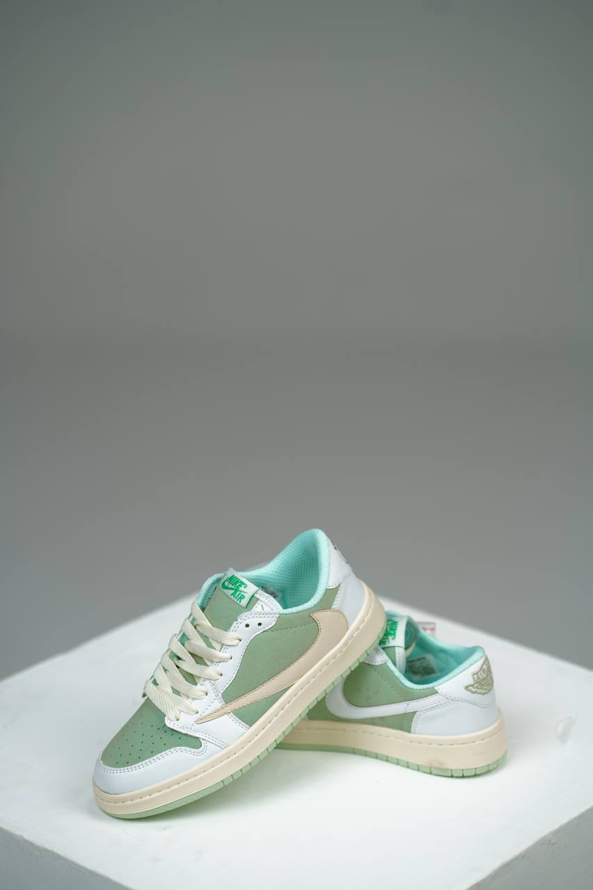 نایک تراویس سبز سفید نایک کرم